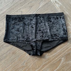 NWT Victoria’s Secret Velvet boy shorts